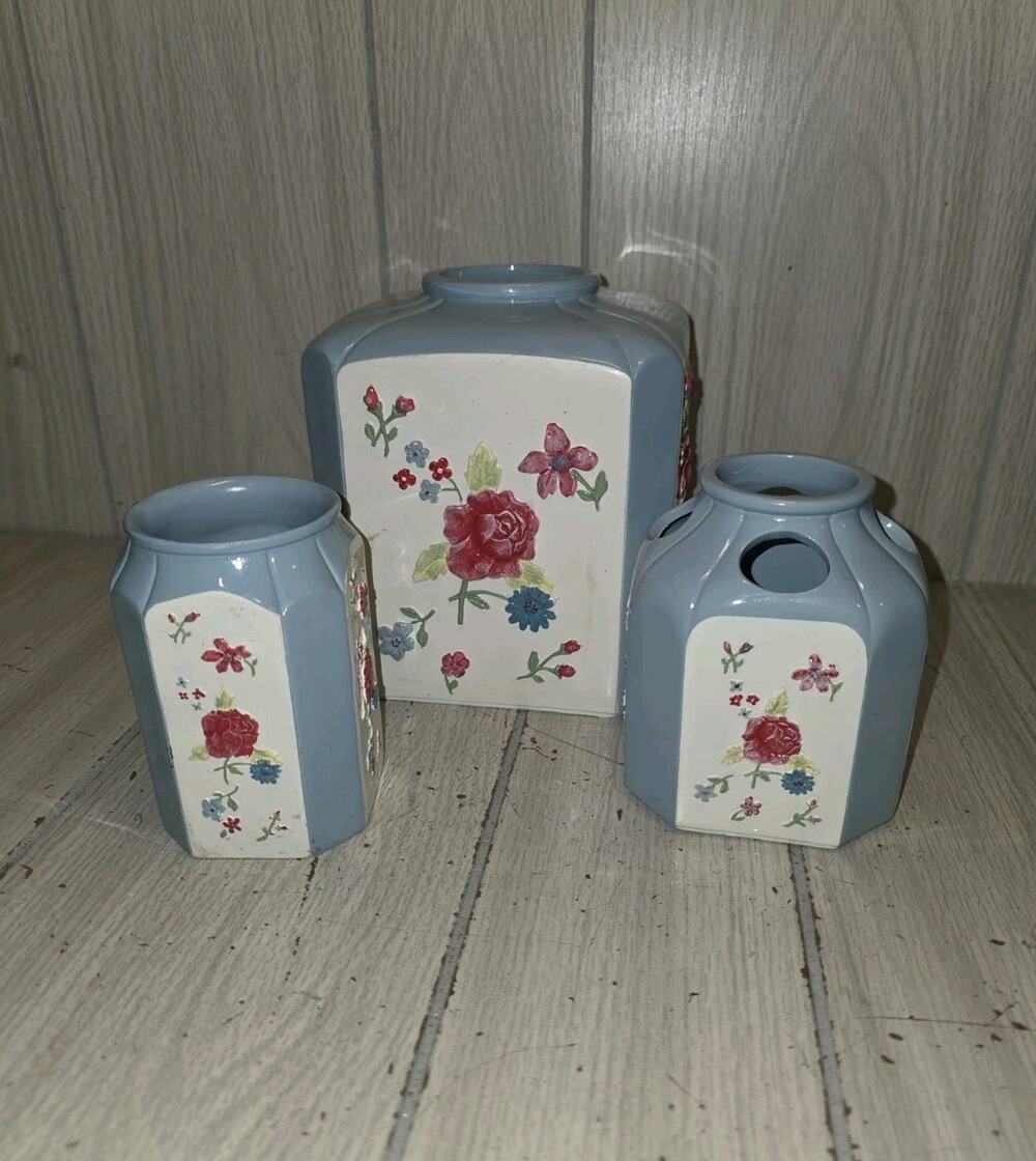 Waverly Garden Room Hillside Blue Floral Bathroom Set Garden Room Roses
